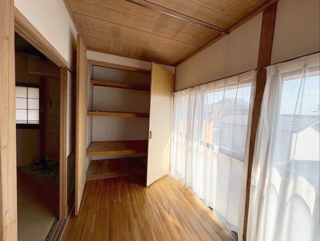 広縁には収納棚があります！