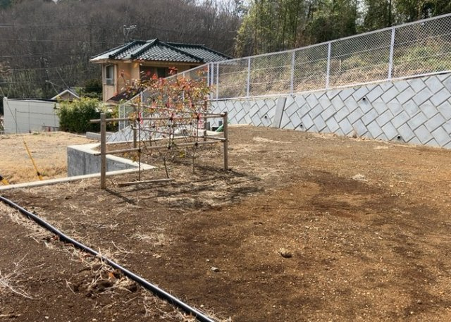 土地を買う際、住む地域の自治体や福祉の補助制度にも注目してみましょう。子供や老人の医療補助やゴミ出しのルールなど、自治体によってルールに大きな違いがあるため、暮らしやすい土地で判断するとよいでしょう。