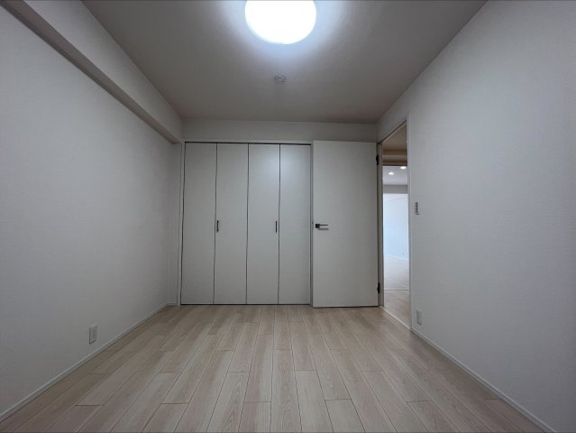 使い勝手のいい洋室です