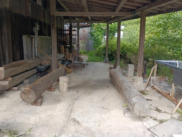 屋根があるので、道具の収納や木工作業、趣味作業まで何でも出来るスペースです！