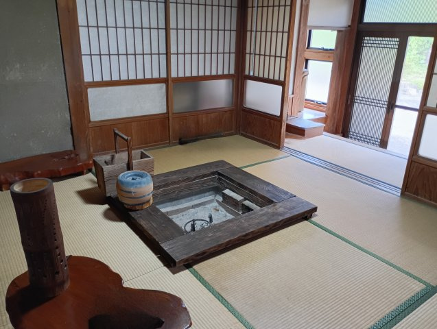 囲炉裏がある和室！楽しみいっぱい！！