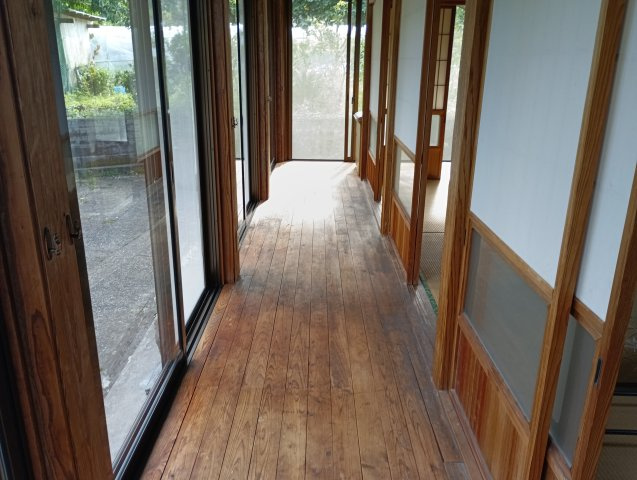 広い廊下