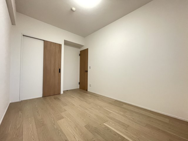 シンプルな洋室は、幅広い用途でお使いいただけます。　