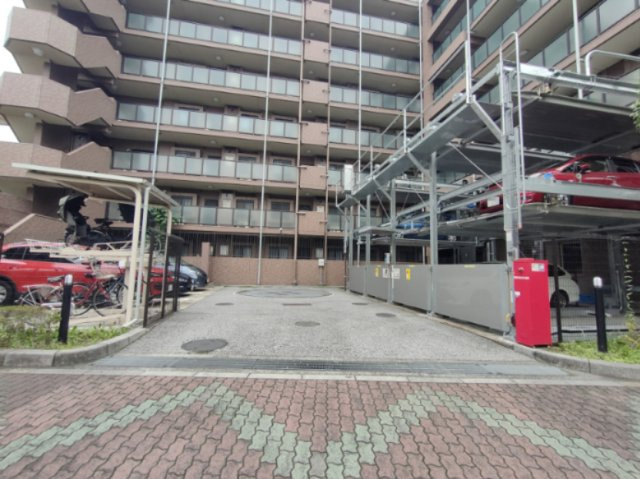 【駐車場】