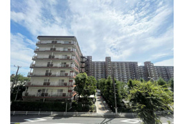 ライオンズマンション調布D棟の外観