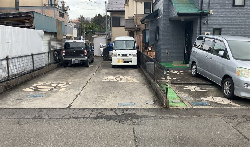 東側道路の場合は居室を南向きに設計しやすいため、朝日が入りやすいというメリットがあります。一方、西側道路も東側同様に居室を南向きに設計しやすいのですが、住宅地だと朝日が入りにくいという弱点があります。