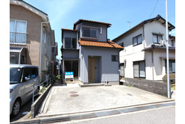野々市市二日市二丁目中古住宅の外観