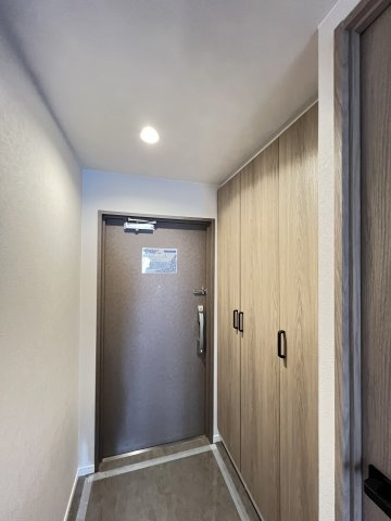 内玄関　大容量シューズボックス付き