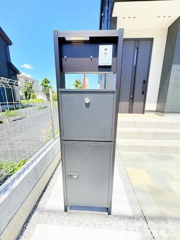 不在時でも荷物の受け取りが可能で、共働き世帯にも便利