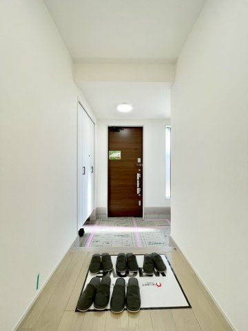 玄関には大容量のシューズボックスが付いているので毎日の靴選びも楽々です♪