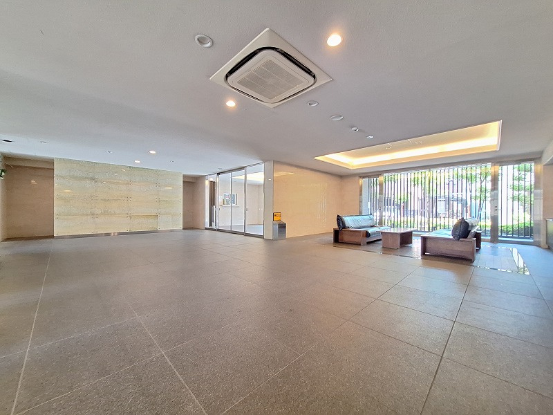 落ち着きのあるロビー。
