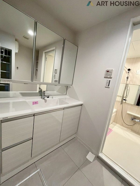 【プレヴィオ橋本の独立洗面台】