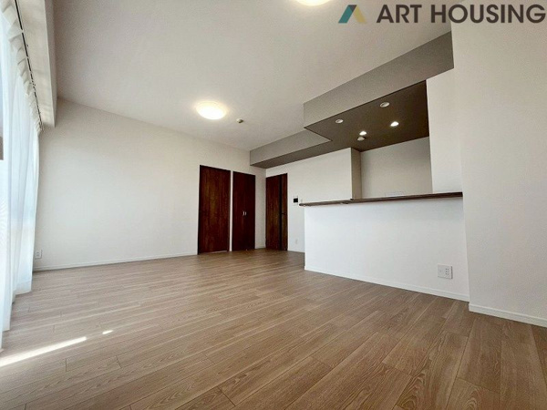 【プレヴィオ橋本のリビングダイニング】