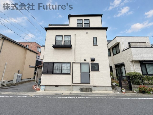 東南角地につき陽当たり良好。