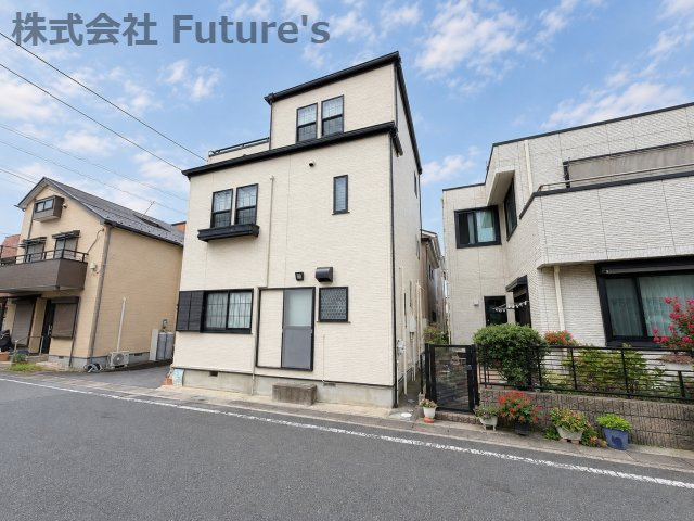 前谷小学校まで徒歩7分、前川中学校まで徒歩10分でお子様の通学も安心。