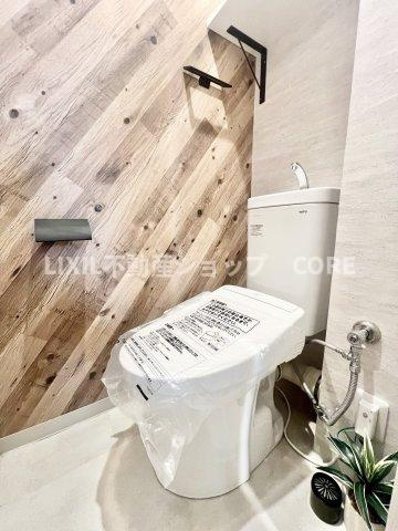 トイレはウォシュレット標準の節水トイレで、デザイン性・清掃性に優れたトイレを採用。