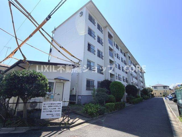 総戸数120戸の管理体制良好な大規模マンションです。ぜひ一度現地でご覧ください。