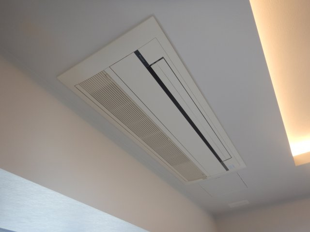 ビルトインエアコン