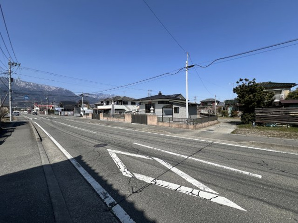 【南アルプス市西南湖　売地の周辺】