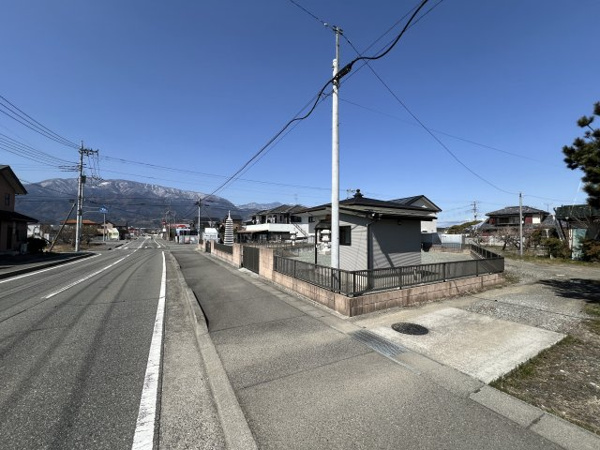 【南アルプス市西南湖　売地の周辺】