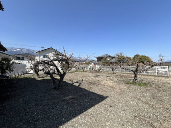 【南アルプス市西南湖　売地の外観】
