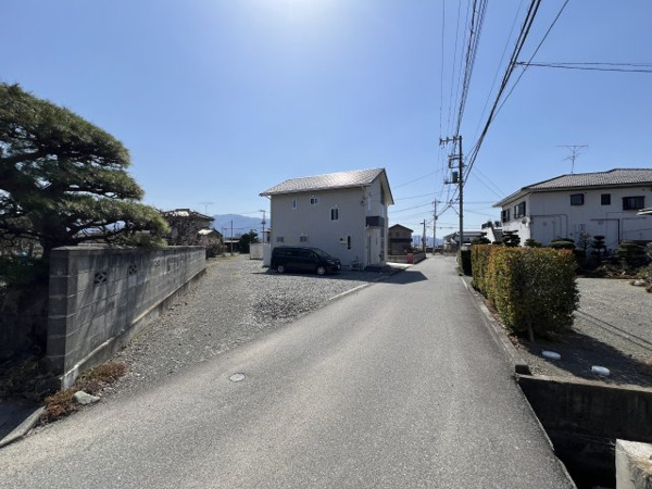 【南アルプス市西南湖　売地の周辺】