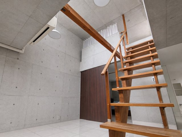 ※本画像は現況写真をもとに作成したAI機能によるイメージ画像です。残置物の撤去範囲・費用負担・引渡し時の状態については要確認です。