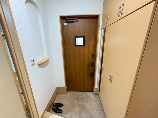 玄関は収納スペースもしっかり確保　いつもきれいな玄関を保つことができます