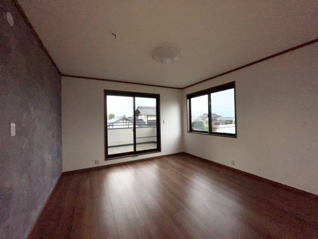 日当たり風通しともに良好！明るく朝を迎えられるつくりになっています♪