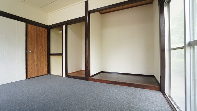 ◎6帖の和風洋室　日当たり良好、収納も充実　エアコンつき