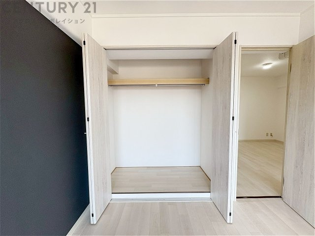 衣類やアクセサリー、小物類の収納が便利で整理整頓がしやすく、部屋の美観を保ちつつ、スペースを最大限に活用できます。衣服のしわやダメージを防ぎ、長持ちさせることができます。　