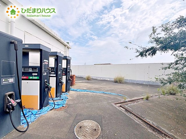 前面道路幅20ｍ☆車の出入りもラクラクできちゃいます(^^♪