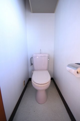 〇トイレ〇　各階にトイレがございます