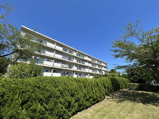 前面に棟がなく開放感があります。