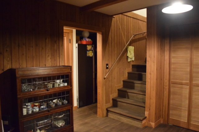 階段下には収納がございます☆