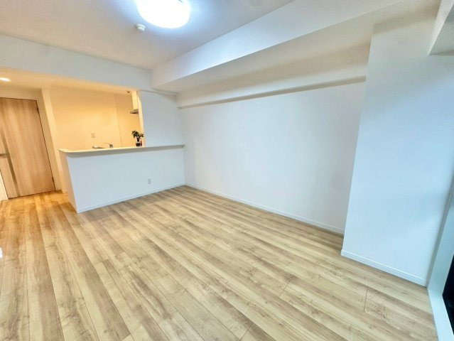 お気に入りの家具が映える、洗練されたシンプルモダンなリビングです♪