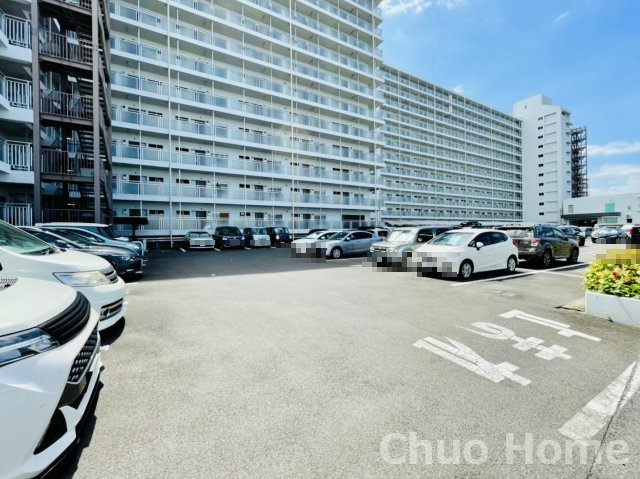 【敷地内駐車場】最新の空き状況や費用などの詳細は担当スタッフまでお問い合わせください。