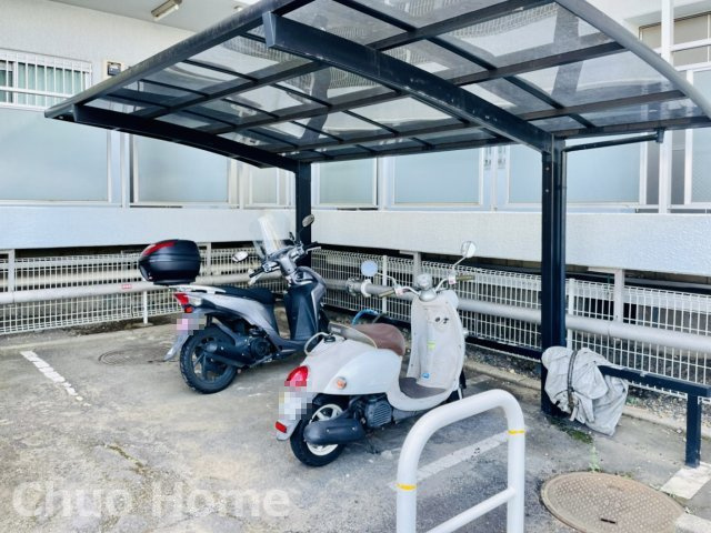 【バイク置場】最新の空き状況や費用などの詳細は担当スタッフまでお問い合わせください。