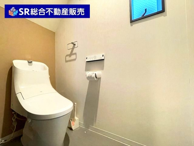 トイレが2ヵ所あるので朝の忙しい時間帯でも安心です♪