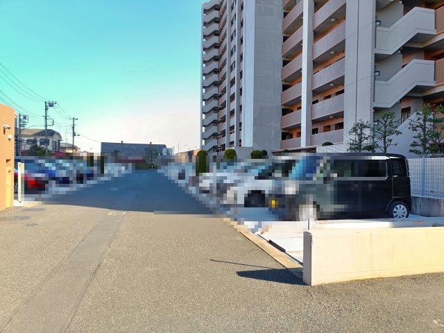 【駐車場】