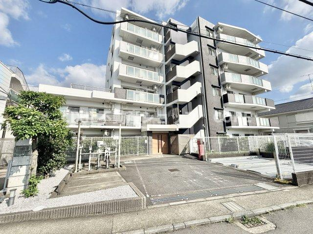 鉄筋コンクリート造6階建1階部分、新耐震基準・旧耐震が気になる方はスタッフまでお問い合わせください。