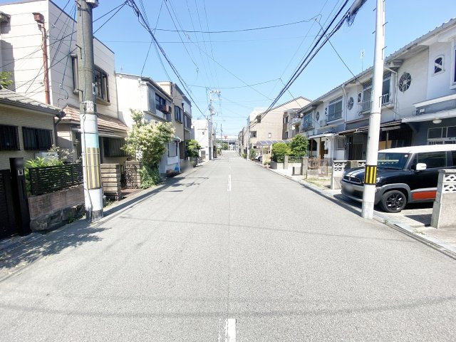 前面道路広々約7.3ｍ！