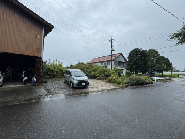 敷地外（道路向かい）の土地（72.9坪）