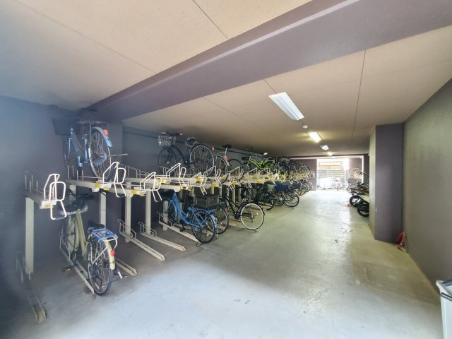 屋根付きの駐輪場