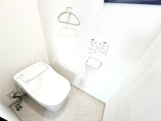 トイレスペースが1・2階にございますので、朝の混雑時に家族が分散して使用できます。