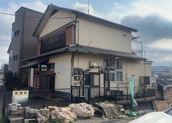 最寄り駅が近いなどの交通アクセスが良い土地だと暮らしやすいですよね。通勤・通学の観点から土地を選ぶことも大切です！自身や家族のライフワークからあったの物件を探しましょう！当社営業がお力になります！