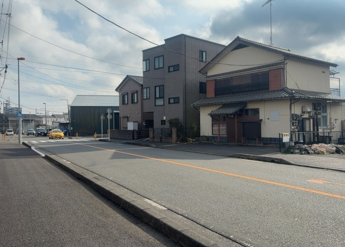 家を建てる前提で土地を探している場合、地盤の丈夫さは譲れない条件の一つです。地盤が脆弱だと追加工事が必要となります。また、過去に地盤沈下や液状化現象を起こした土地は、できるだけ避けた方がいいでしょう。