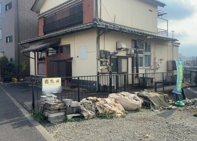 人が暮らすうえで日光は大切な要素となります。日当たりの良さは譲れないポイントですね。併せて近くに大きな建築物の建築予定がないか、あるいはそれが可能な土地が近くにないか事前に確認することもお勧めします。