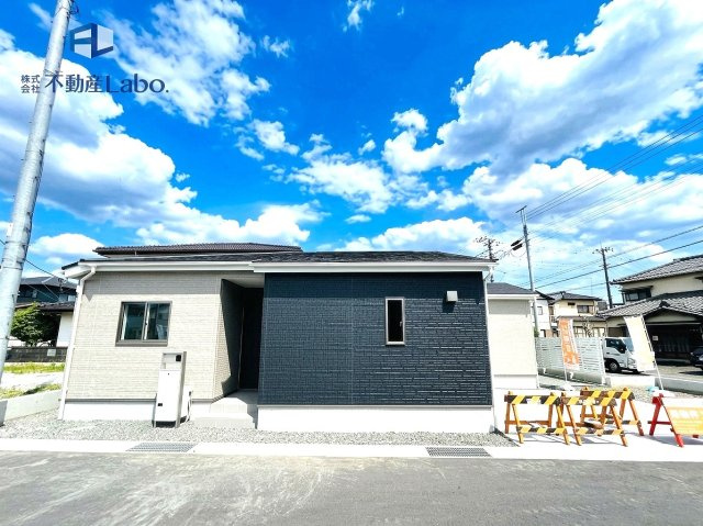 〇建物配置図〇　南側にもちょっとしたお庭があるのが嬉しい♪