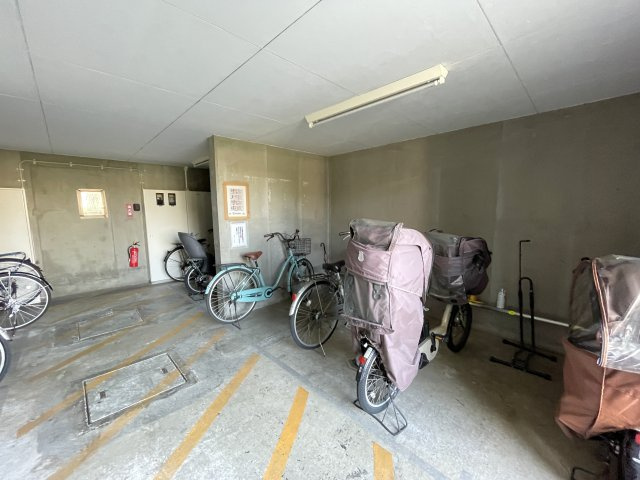 屋根付き駐輪場